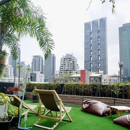 Hash Apartment With Unique Chill Design At Silom Soi 3 Bangkok Bagian luar foto