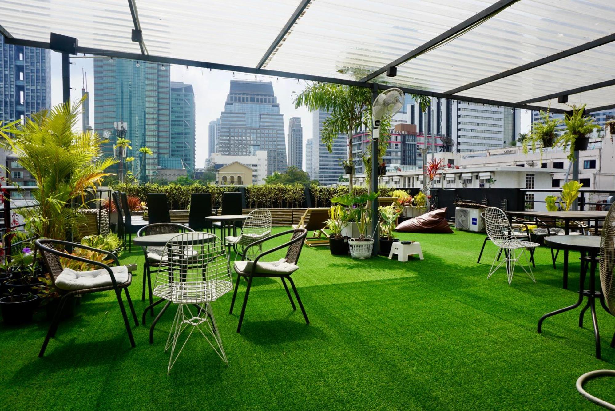 Hash Apartment With Unique Chill Design At Silom Soi 3 Bangkok Bagian luar foto