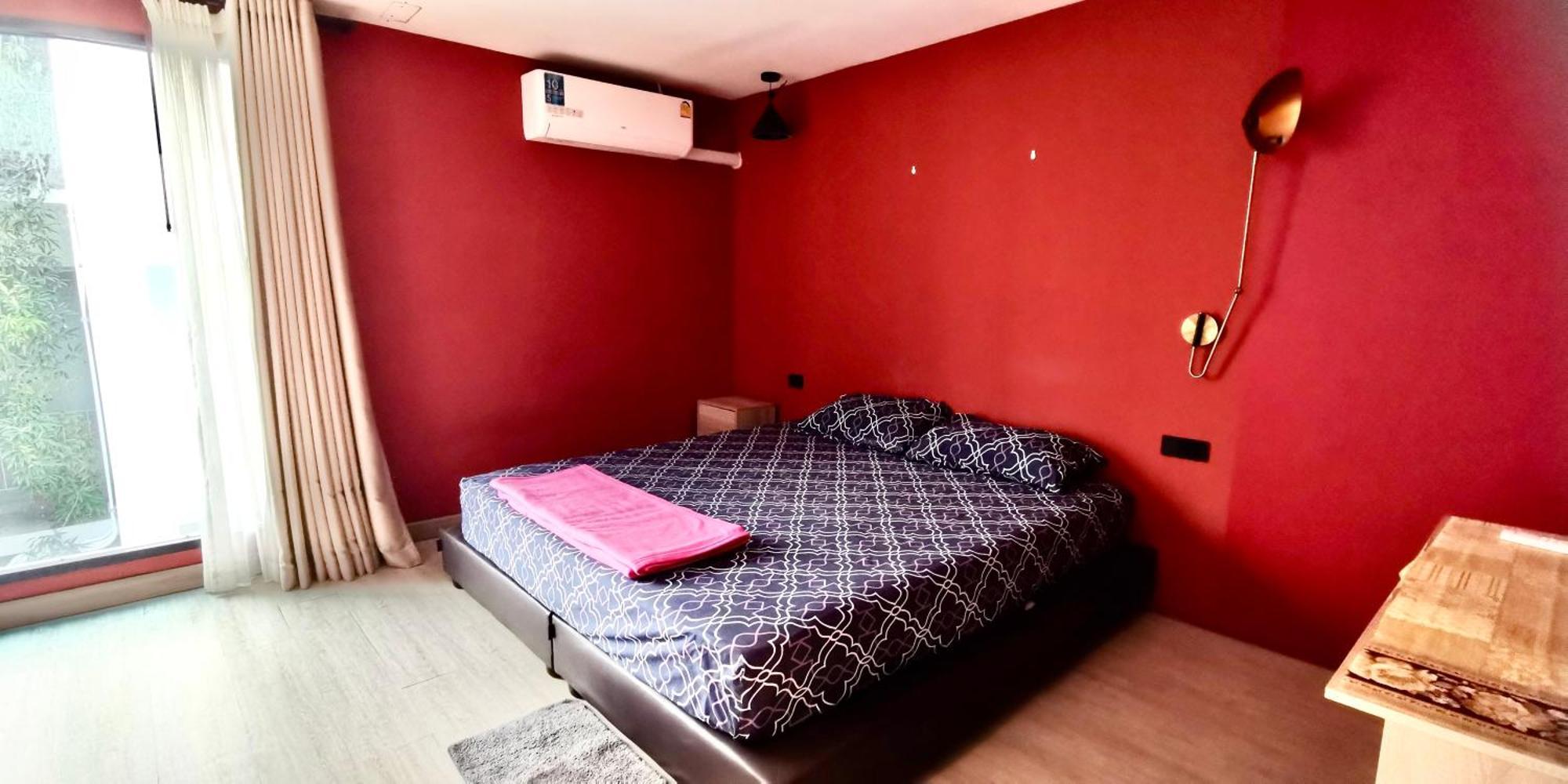 Hash Apartment With Unique Chill Design At Silom Soi 3 Bangkok Bagian luar foto